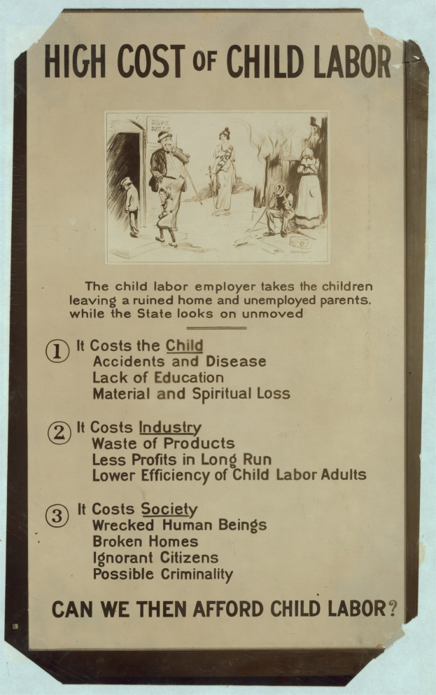 Plakat mit der Überschrift "Hohe Kosten der Kinderarbeit" auf blauem Hintergrund, weißer Schrift und weißem Rand, mit kreisförmigen Anordnungen von Gesichtern verschiedener Personen um die Überschrift.