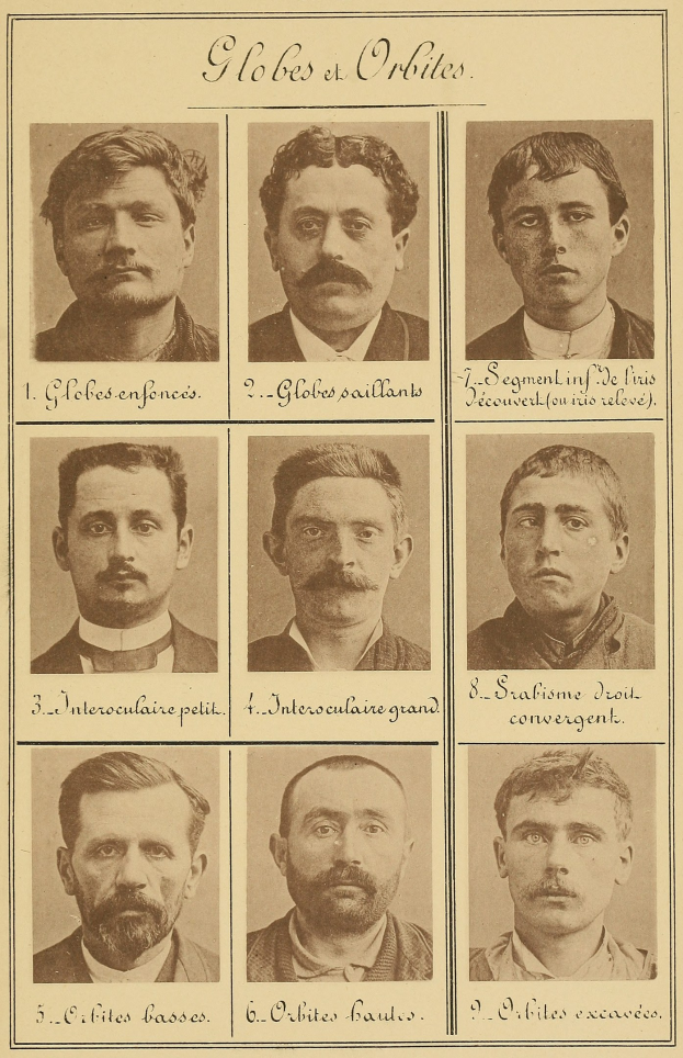 Schwarz-weiß-Foto einer Gruppe von bärtigen Männern mit verschiedenen Gesichtsausdrücken, begleitet von Text.