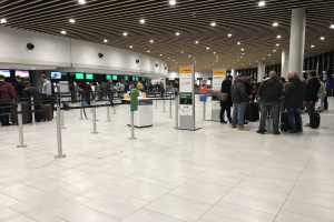Ferienstart: Airport-Schlangen Wahrscheinlich Nicht So Lang Wie Im 2022