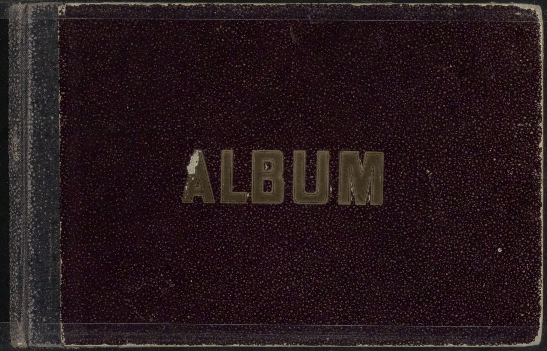 Albumcover mit dem Wort 'Album' auf schwarzem Hintergrund.