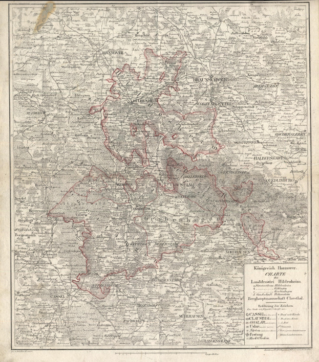 Alte Deutschlandkarte mit schwarzer Grenze und Text, zeigt detaillierte provinzielle Einteilungen.