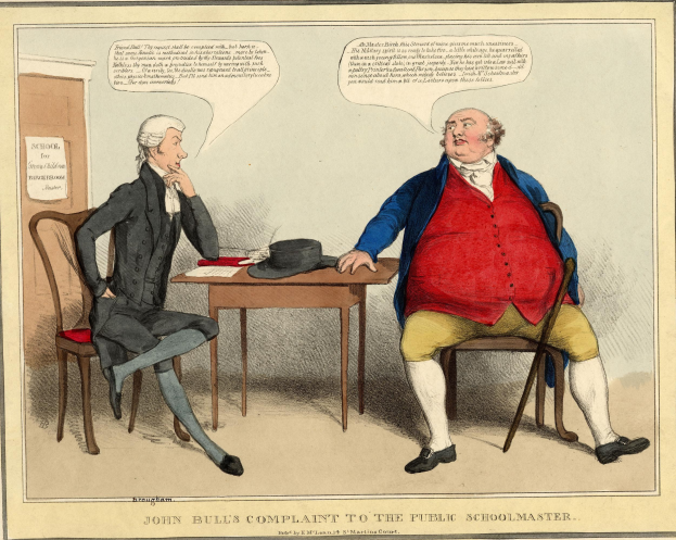 Zwei Personen sitzen sich an einem Tisch gegenüber, auf dem ein Hut und Papiere liegen, während ein Papier an der Wand hinter ihnen hängt.