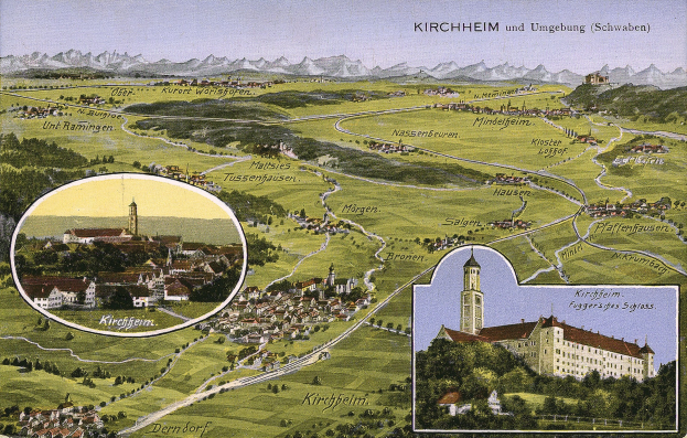 Schwarze und weiße Postkarte von Kirchheim und Umgebung, Deutschland, zeigt eine Karte der Stadt mit Gebäuden, Bäumen, Hügeln und Himmel sowie Text.